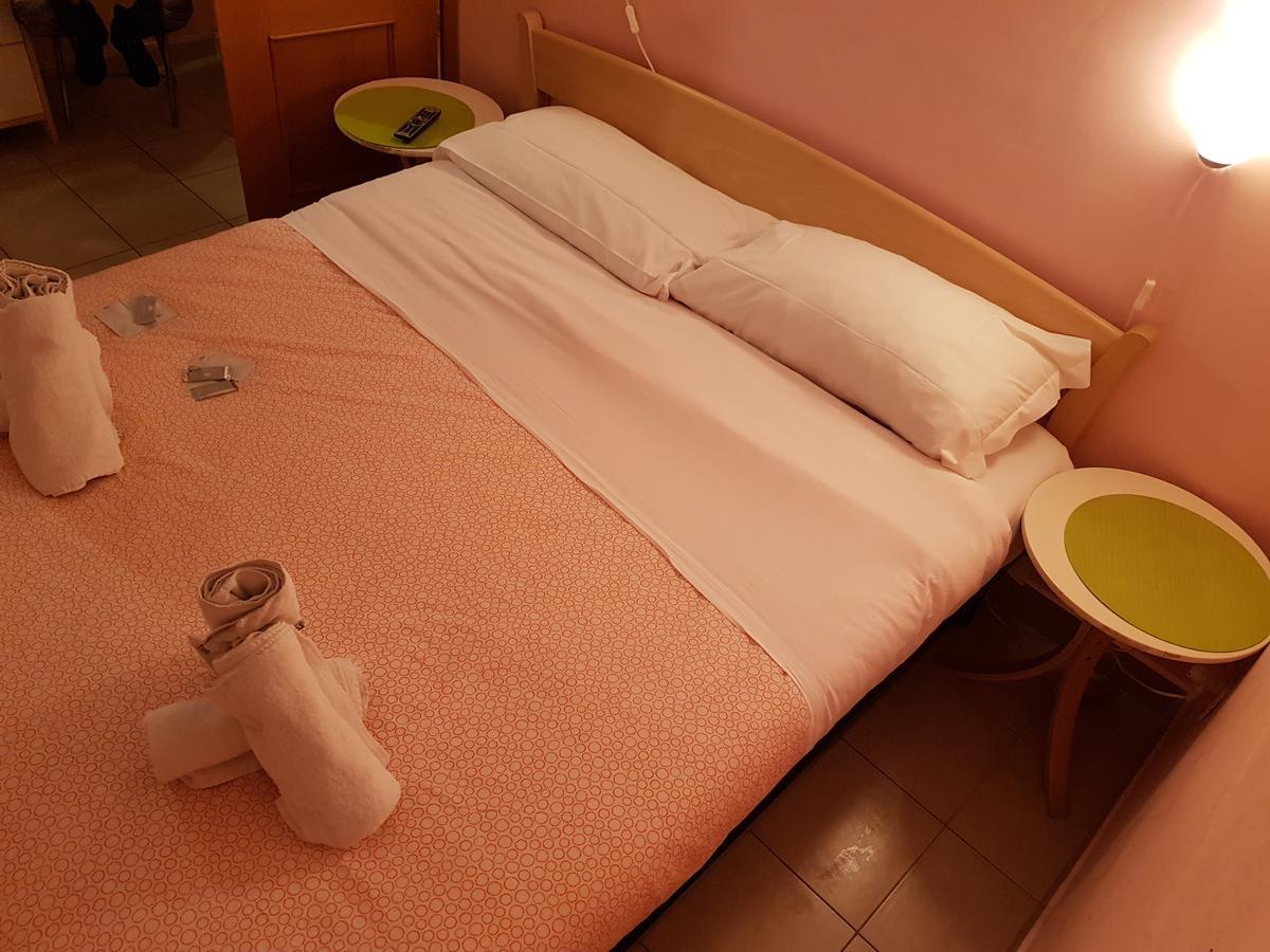 Blue Dream Hotel โรม ภายนอก รูปภาพ